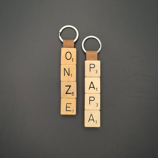 Cadeautje voor Vaderdag. Sleutelhanger met quote: "Onze papa"